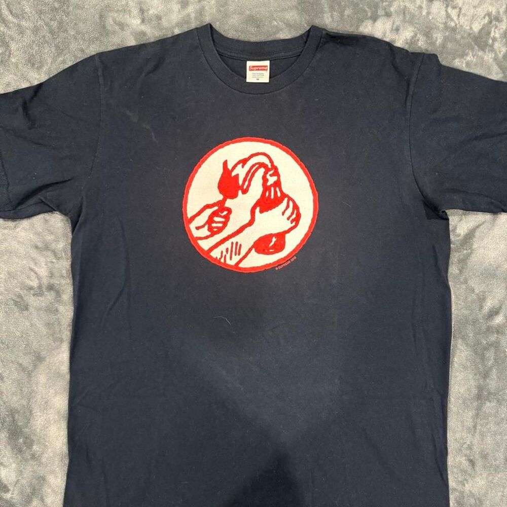 Supreme Men's Navy and Black T-shirt